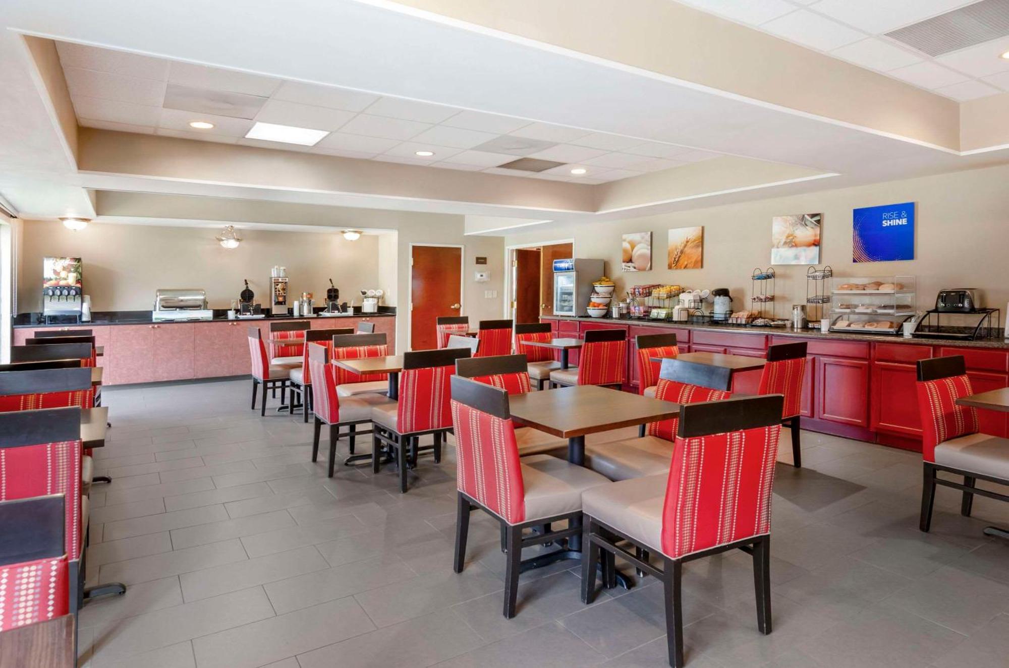 Comfort Inn & Suites Christiansburg I-81 Esterno foto