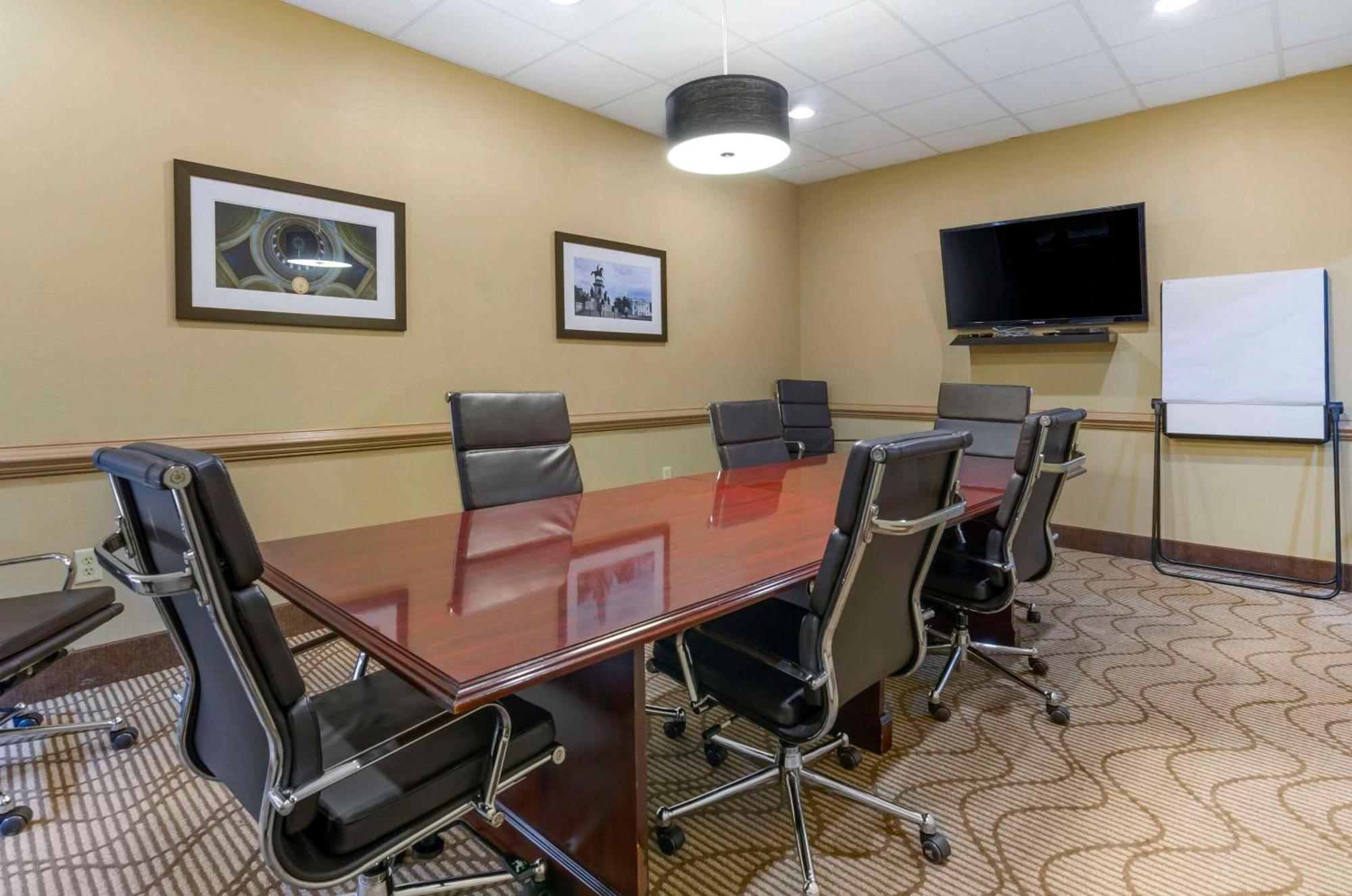Comfort Inn & Suites Christiansburg I-81 Esterno foto