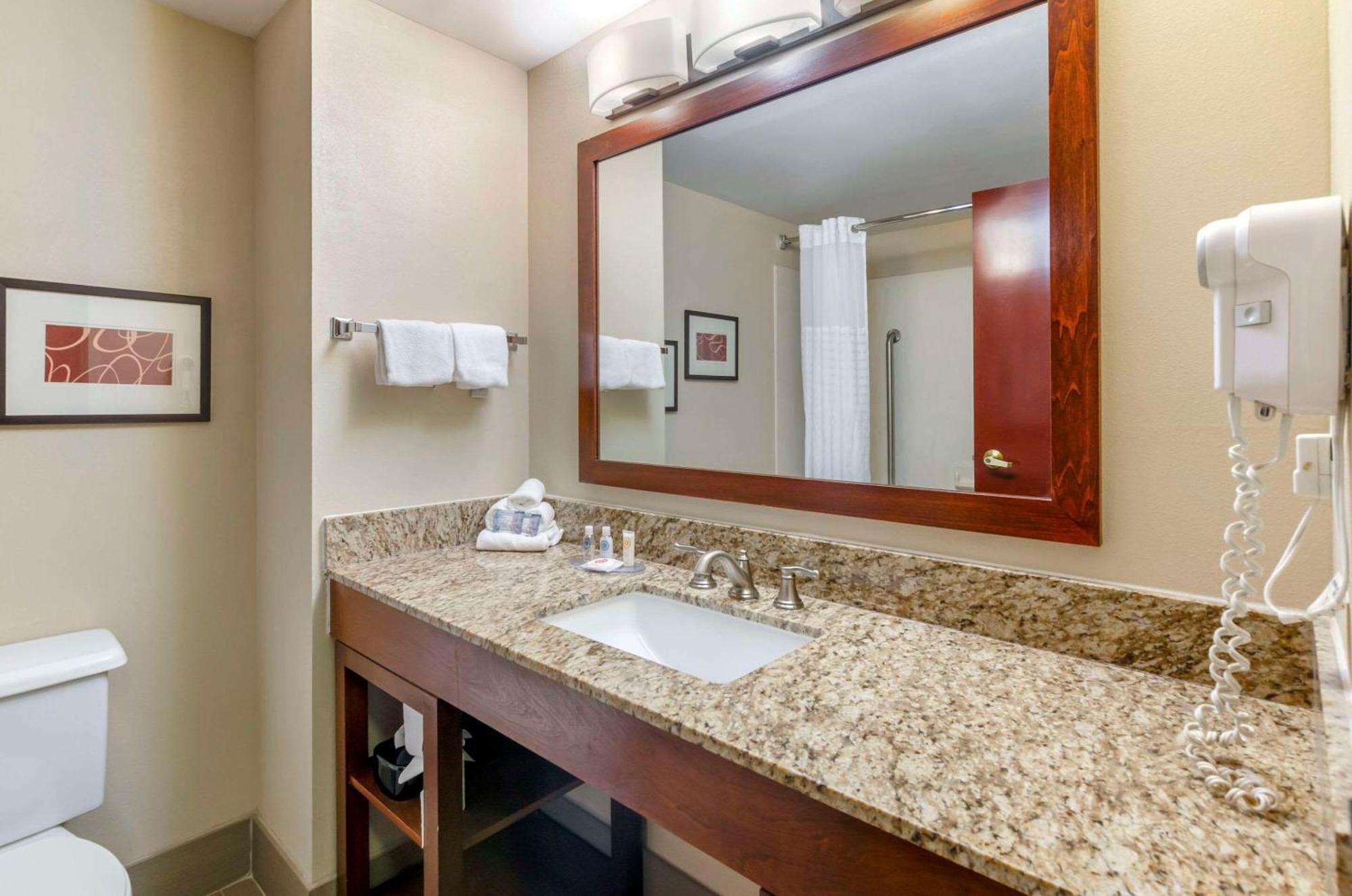 Comfort Inn & Suites Christiansburg I-81 Esterno foto