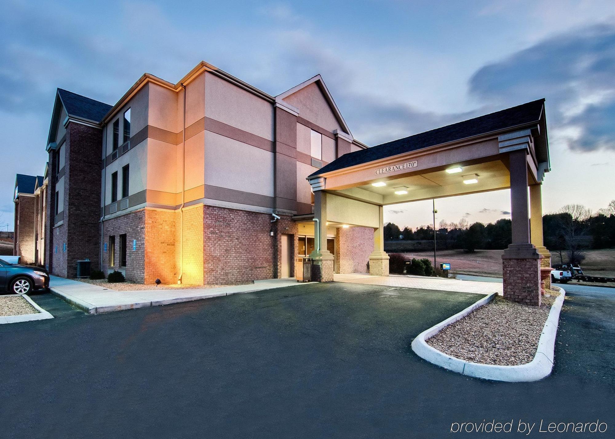 Comfort Inn & Suites Christiansburg I-81 Esterno foto