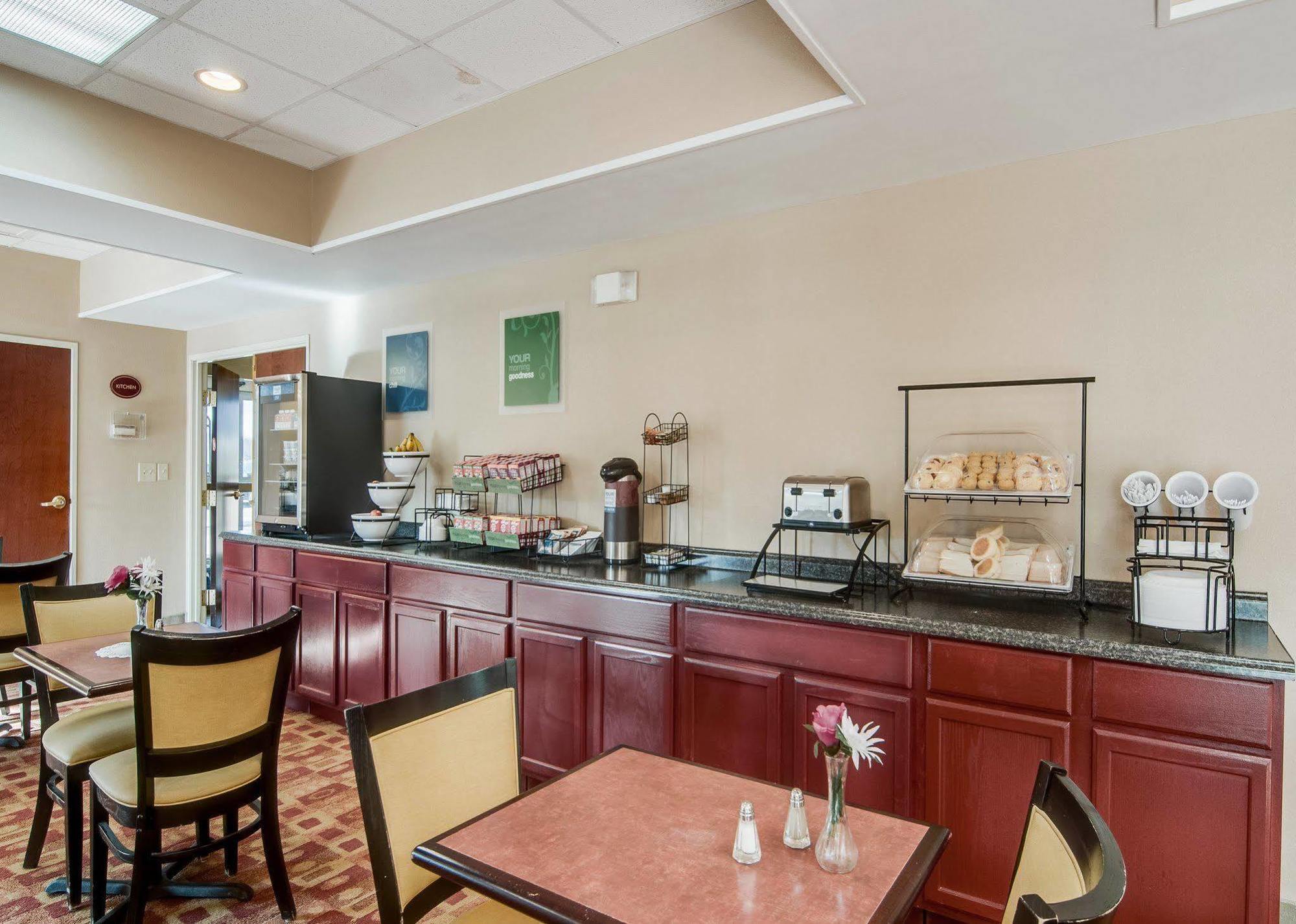 Comfort Inn & Suites Christiansburg I-81 Esterno foto