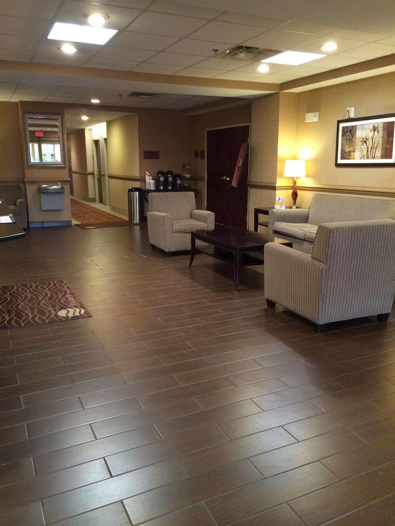 Comfort Inn & Suites Christiansburg I-81 Esterno foto