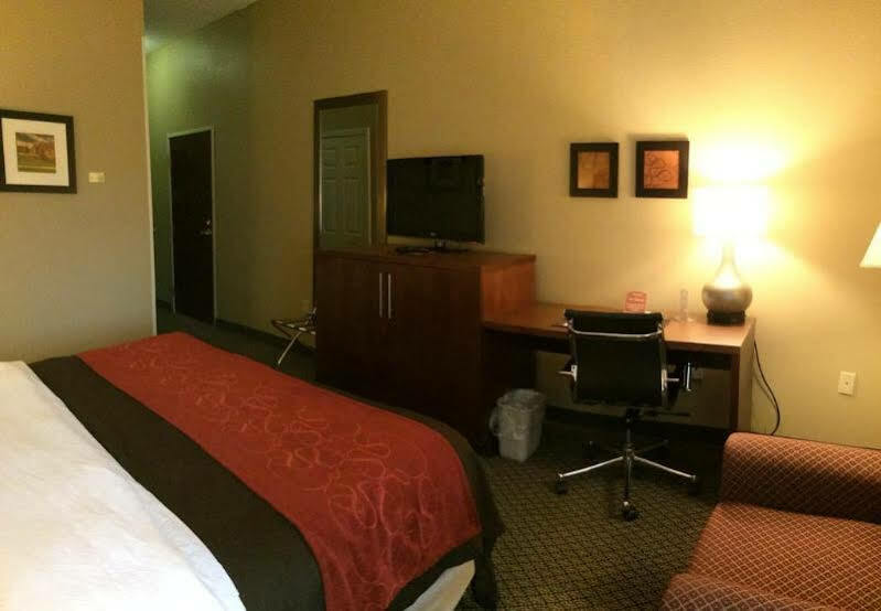 Comfort Inn & Suites Christiansburg I-81 Esterno foto